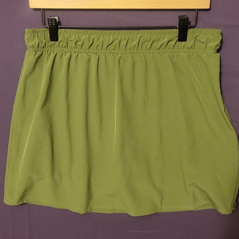 Sincerely Jules Green Mini Skort With Side Zip. Size Large